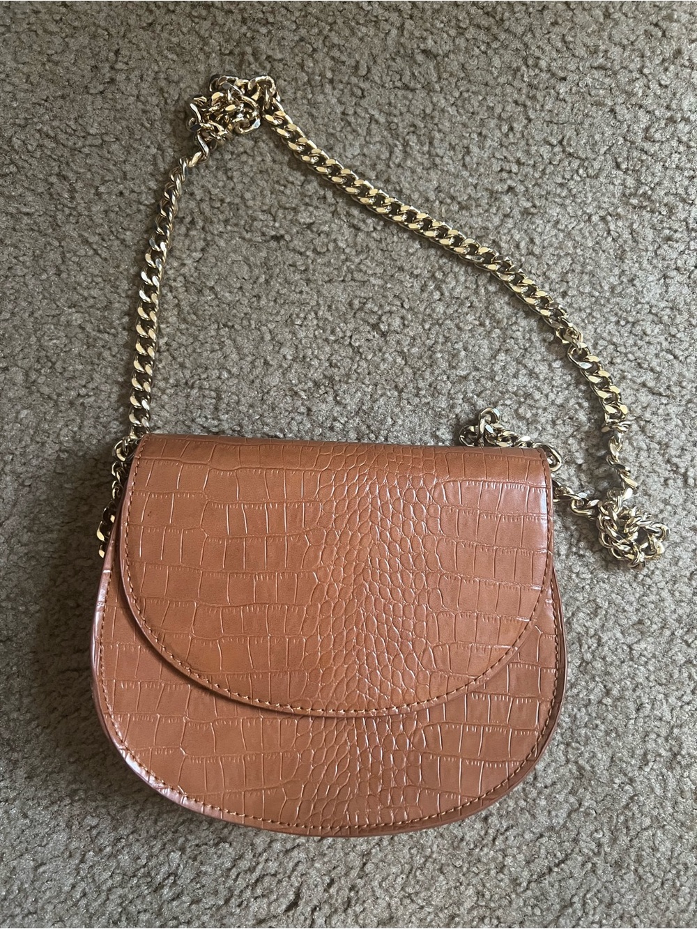 Express Croc-Embossed Saddle Crossbody Bag in Tan with Gold Chain